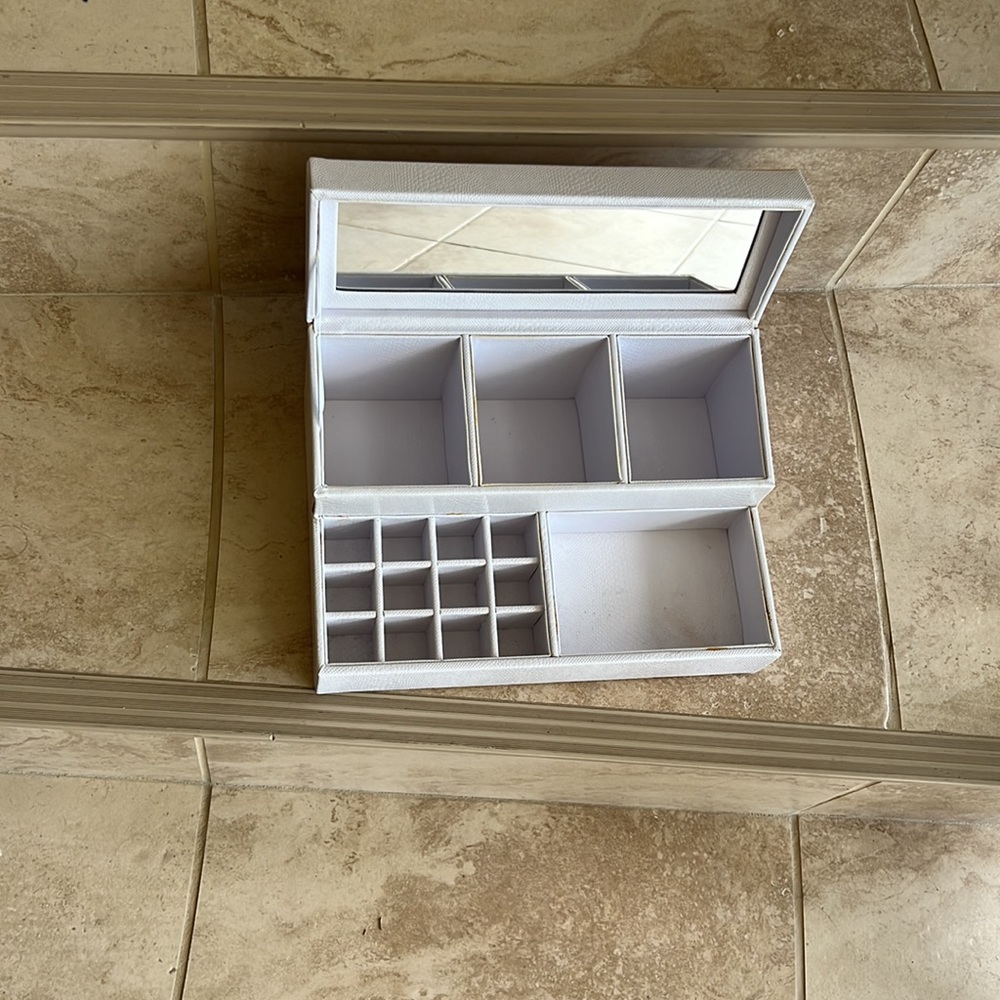 Make up organizer - Picture 2 of 13
